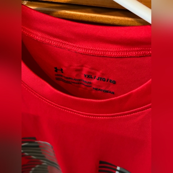 Under Armour Short Sleeve Tees. Size Boys XL. - Picture 4 of 4